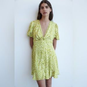 Zara Citrus Green Floral Bubble Sleeve
Ruffle Dress!